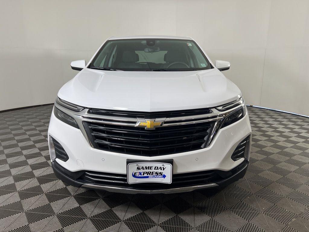 Used 2024 Summit White Chevrolet LT image 29
