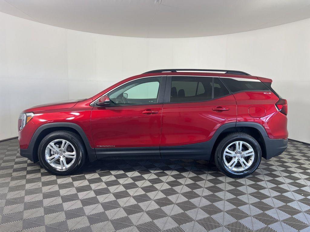 Used 2023 Volcanic Red GMC SLE image 27