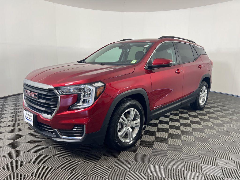 Used 2023 Volcanic Red GMC SLE image 28