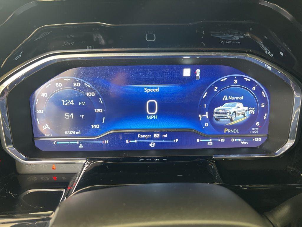 Used 2022 Summit White Chevrolet RST image 13