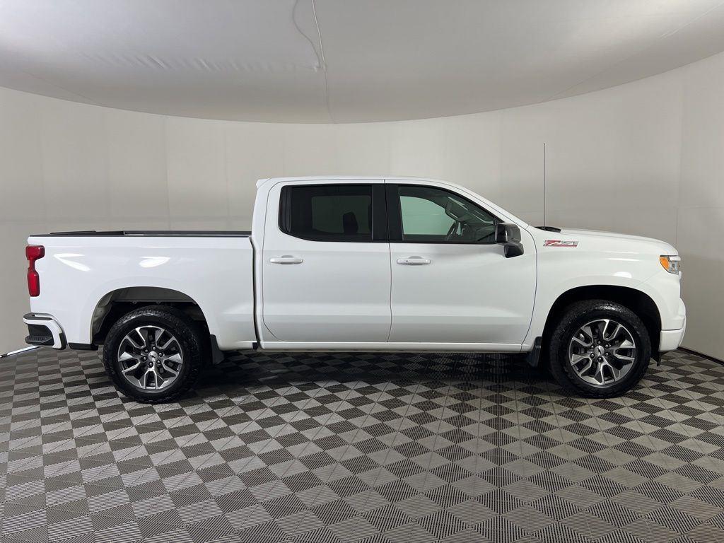 Used 2022 Summit White Chevrolet RST image 23