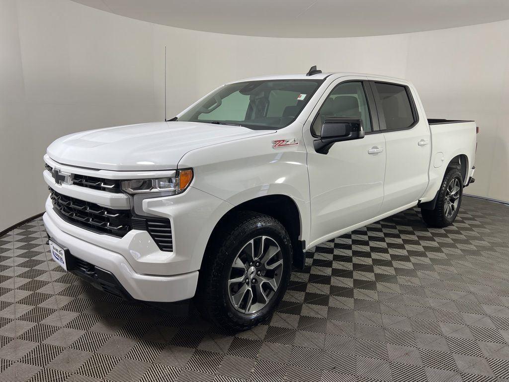 Used 2022 Summit White Chevrolet RST image 28