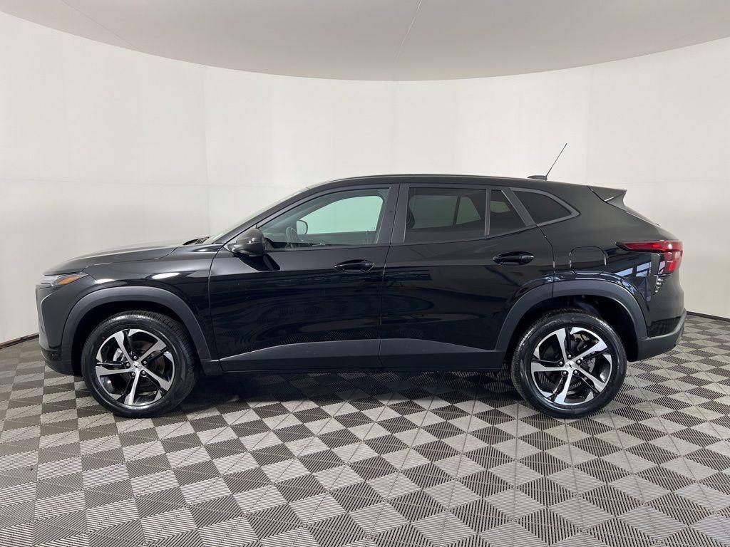 Used 2024 Black Metallic Chevrolet 1RS image 27