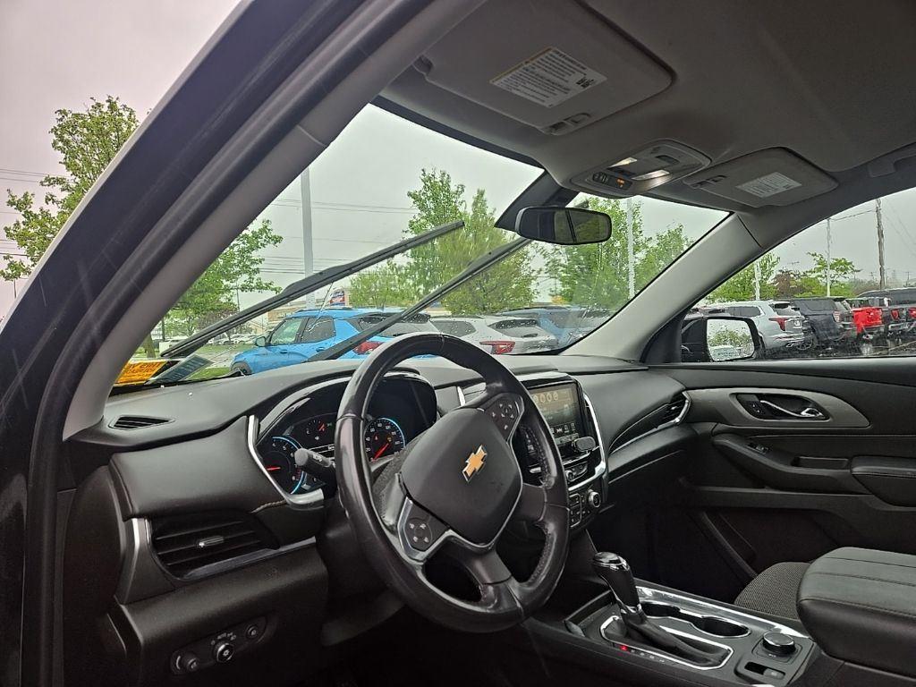 Used 2018 Black Metallic Chevrolet LT image 3