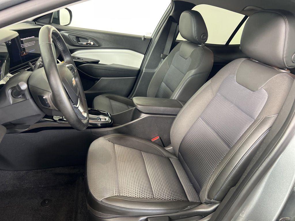 Used 2024 Sterling Gray Metallic Chevrolet LT image 5
