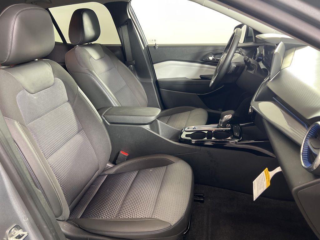 Used 2024 Sterling Gray Metallic Chevrolet LT image 21