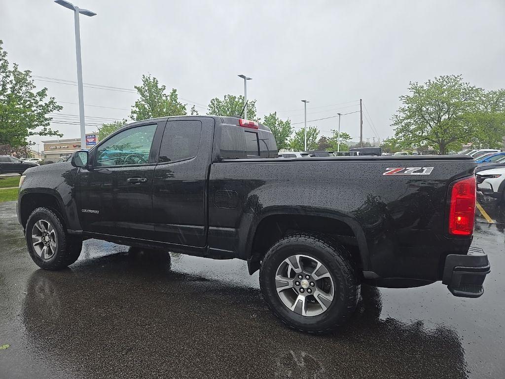 Used 2016 Black Chevrolet Z71 image 4