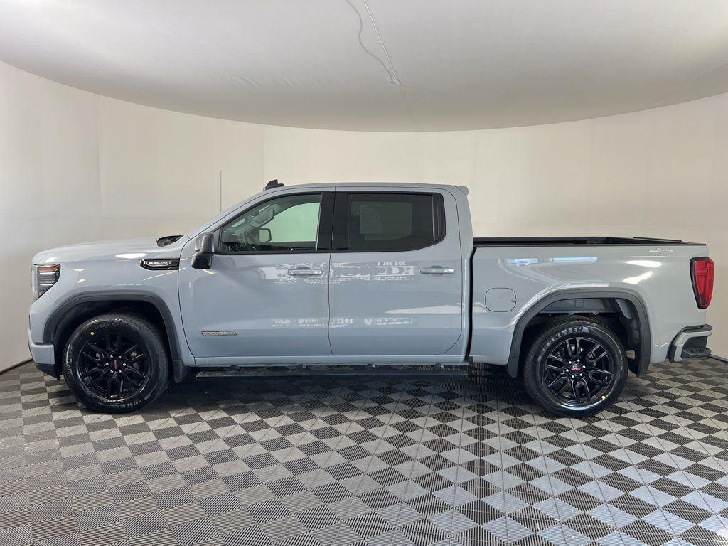 Used 2024 Gray GMC Elevation image 28