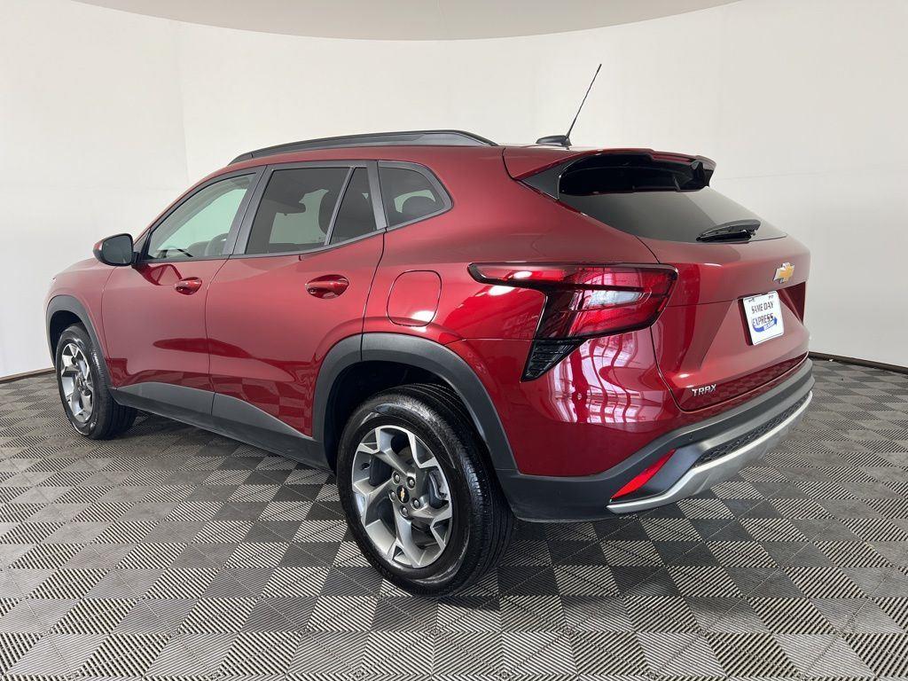Used 2025 Crimson Chevrolet LT image 25