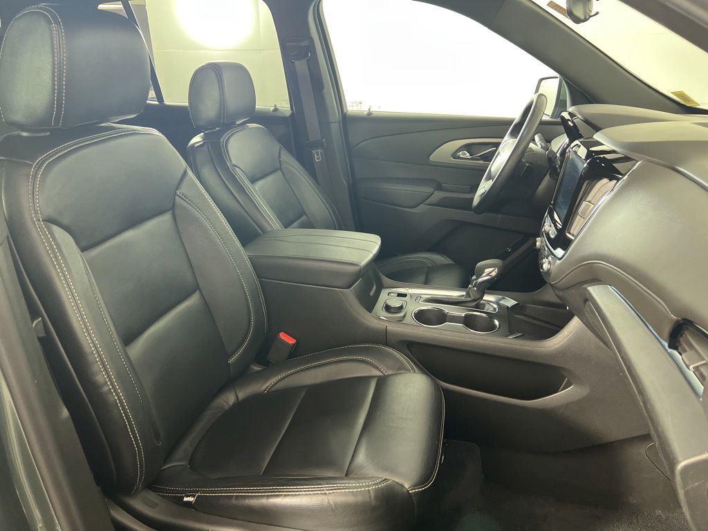 Used 2023 Silver Sage Chevrolet LT image 24