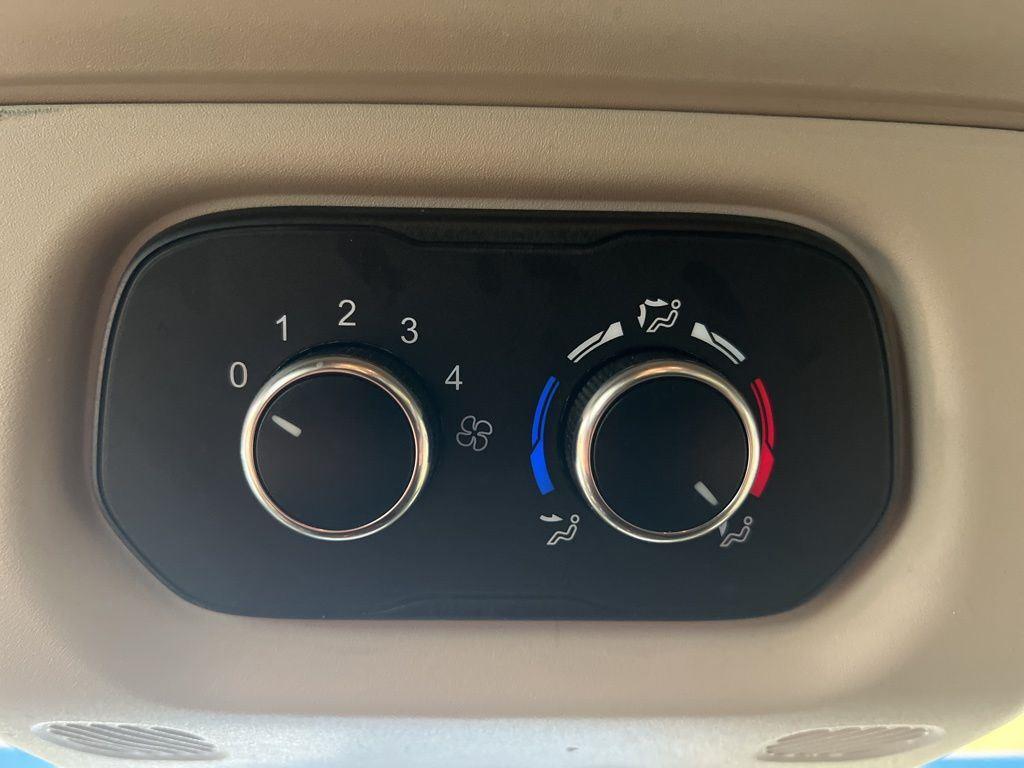 Used 2020 Black Metallic Ford XLT image 17