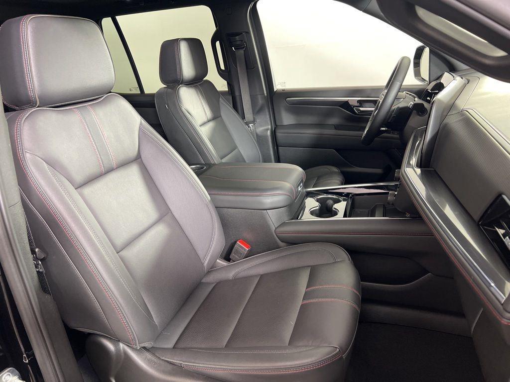 Used 2025 Black Chevrolet RST image 27