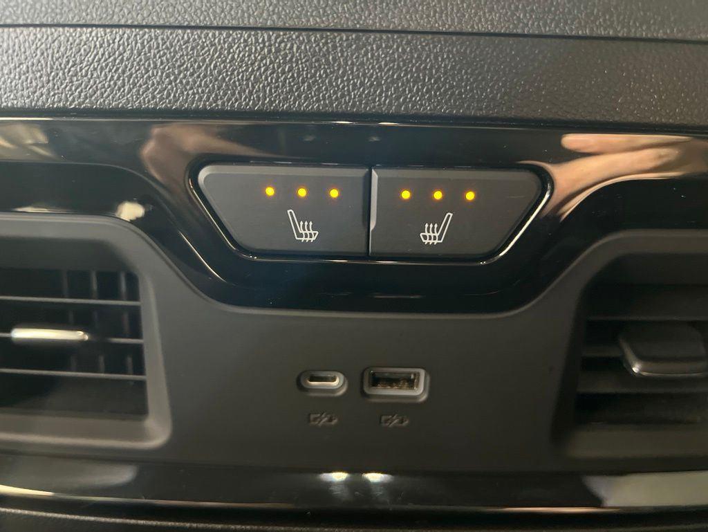 Used 2023 Titanium GMC AT4 image 23