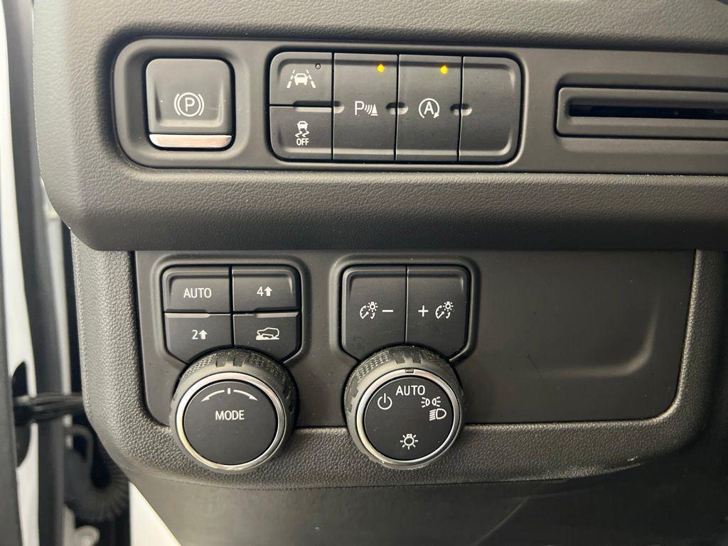 Used 2023 Summit White Chevrolet LT image 9