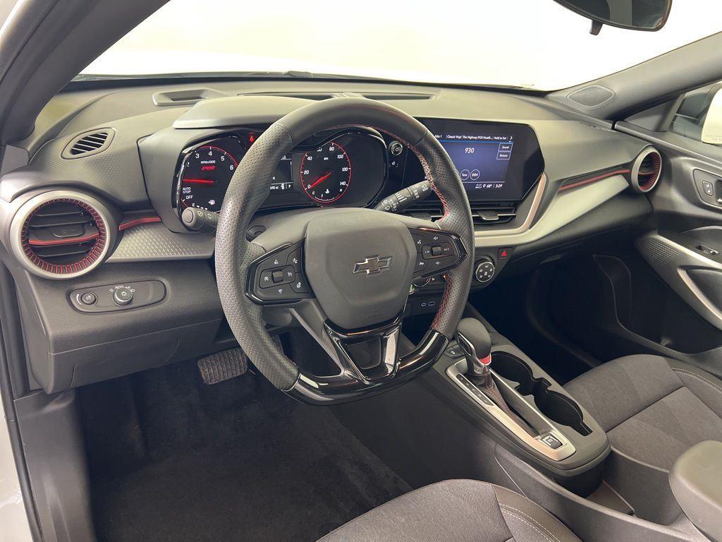 Used 2024 Summit White Chevrolet 1RS image 4