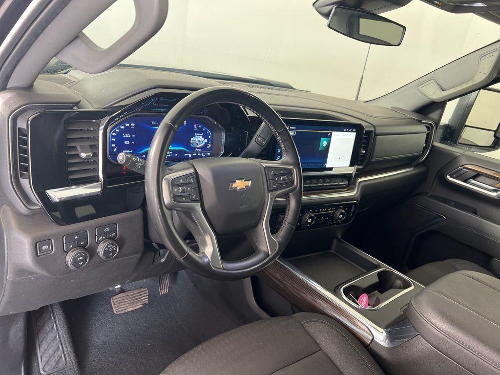 Used 2024 Ash Chevrolet LT image 4