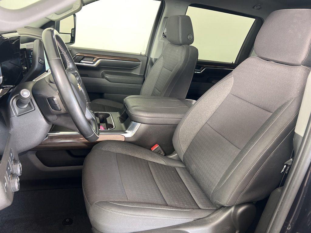 Used 2024 Ash Chevrolet LT image 5