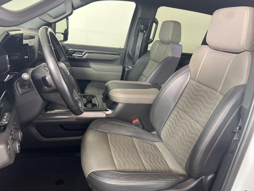 Used 2025 Summit White Chevrolet ZR2 image 5