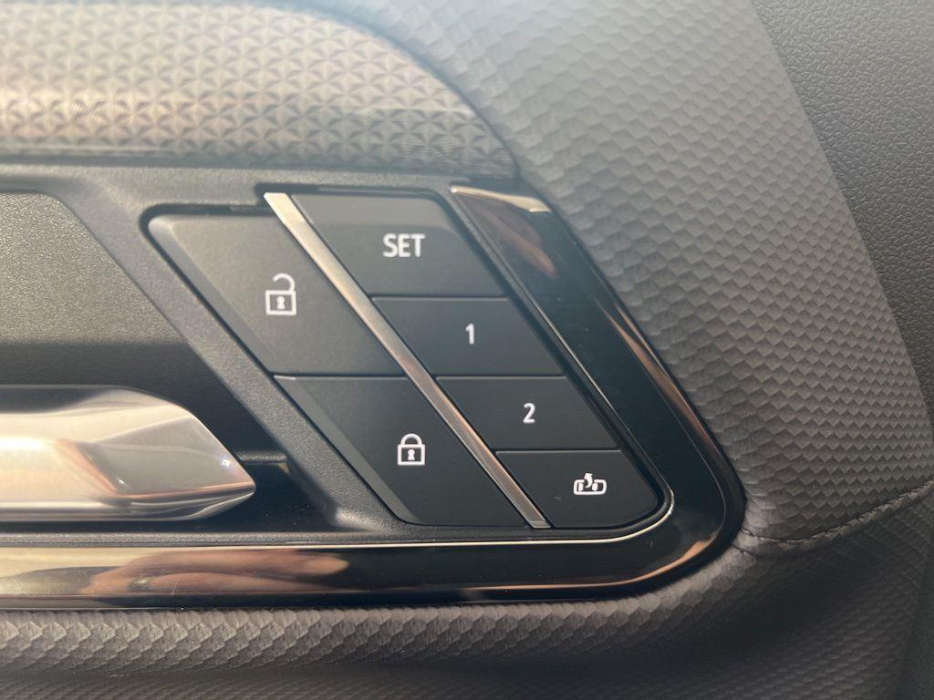 Used 2025 Summit White Chevrolet ZR2 image 8