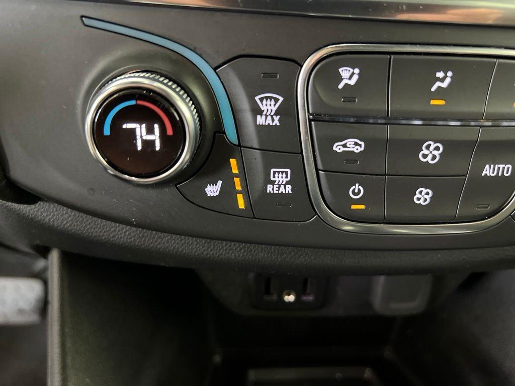 Used 2023 Silver Sage Chevrolet LT image 18