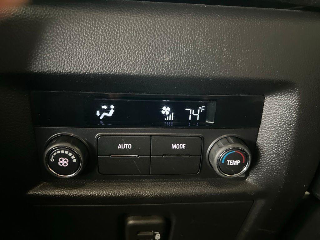 Used 2023 Silver Sage Chevrolet LT image 21