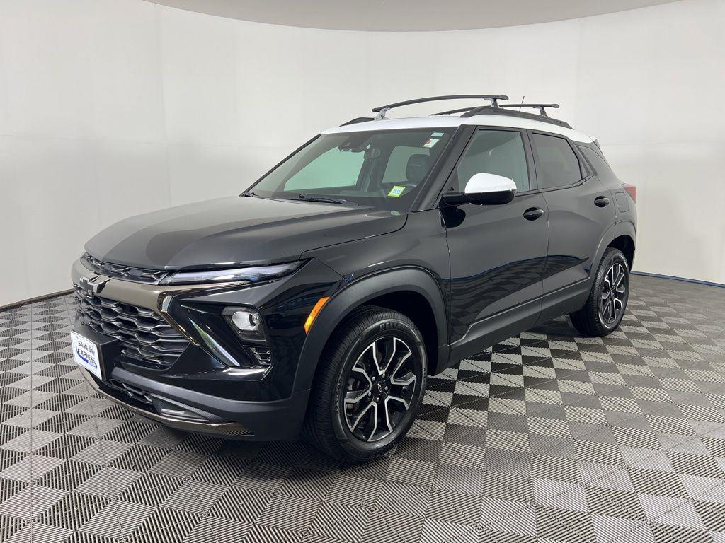Used 2024 Black Metallic Chevrolet ACTIV image 27