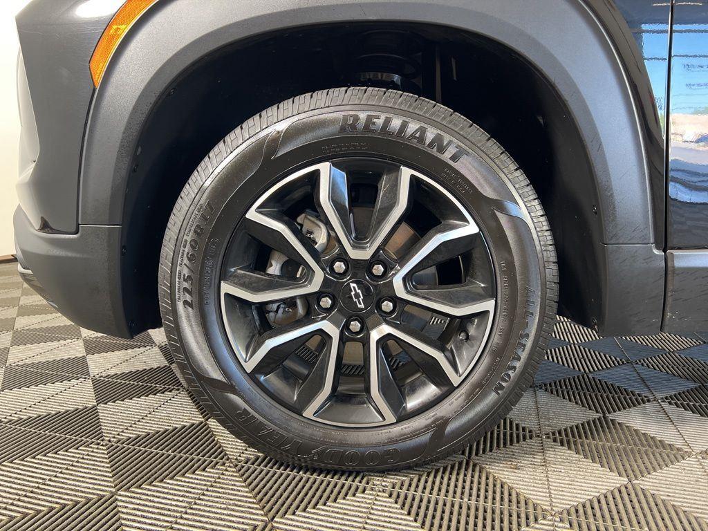 Used 2024 Black Metallic Chevrolet ACTIV image 29