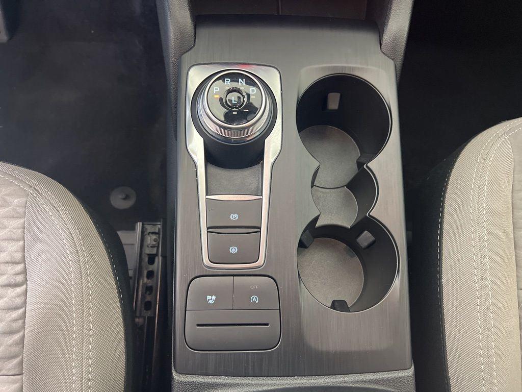 Used 2022 Oxford White Ford SE image 16