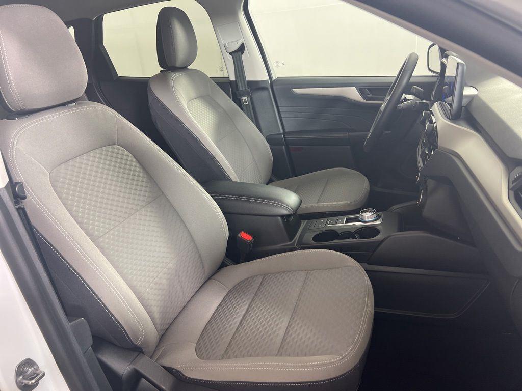 Used 2022 Oxford White Ford SE image 20