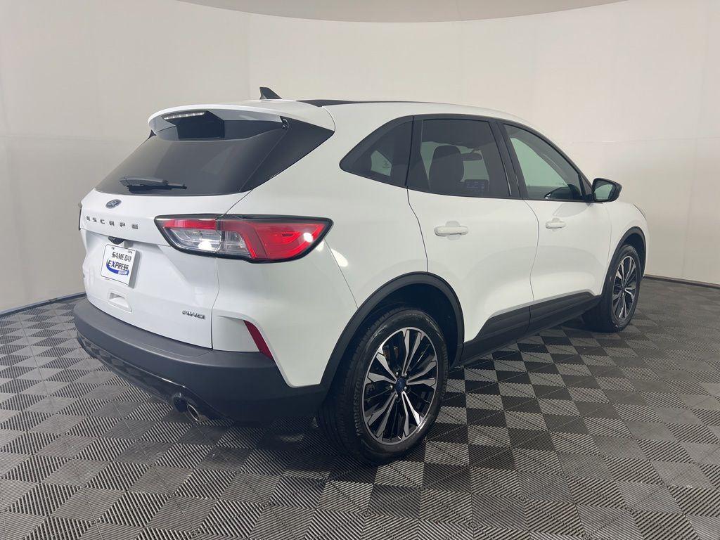 Used 2022 Oxford White Ford SE image 23