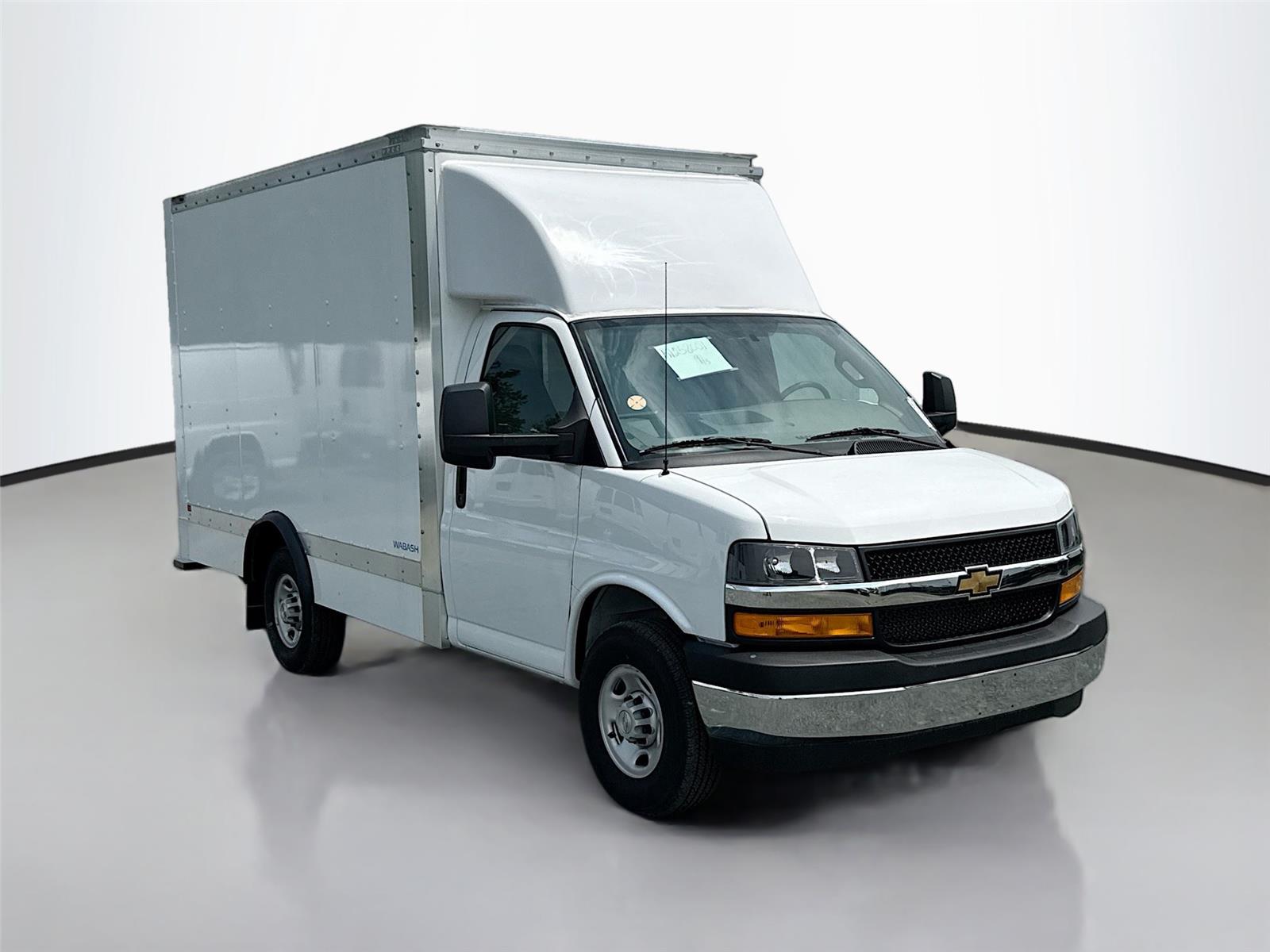 Summit White 2024 Chevrolet Express Chassis 3500 Cutaway 139 Van Rear-Wheel Drive 8-Speed Automatic