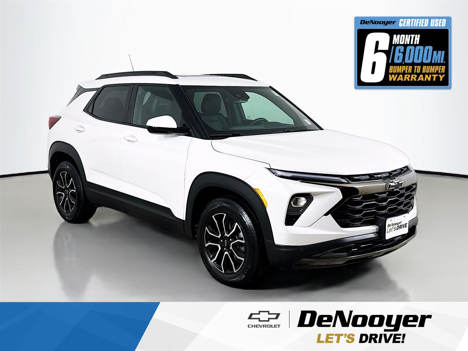 White (Iridescent Pearl Tricoat) 2025 Chevrolet Trailblazer ACTIV AWD SUV / Crossover Four-Wheel Drive 9-Speed Automatic