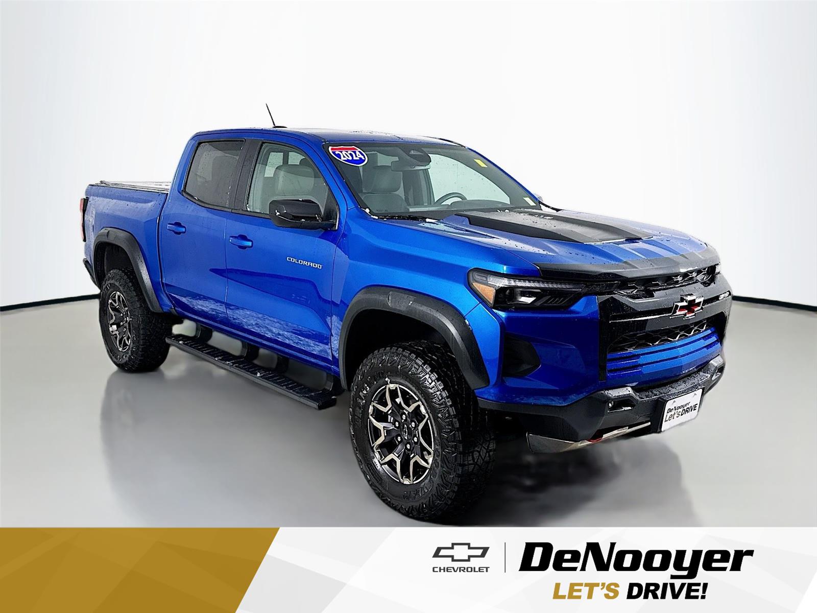 Glacier Blue Metallic 2024 Chevrolet Colorado ZR2 Crew Cab 4WD Pickup Truck Four-Wheel Drive 8-Speed Automatic