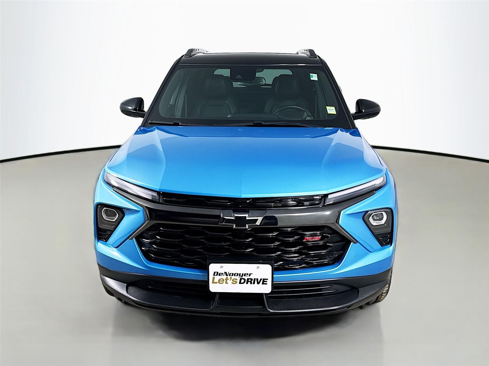 View vehicle photo 4