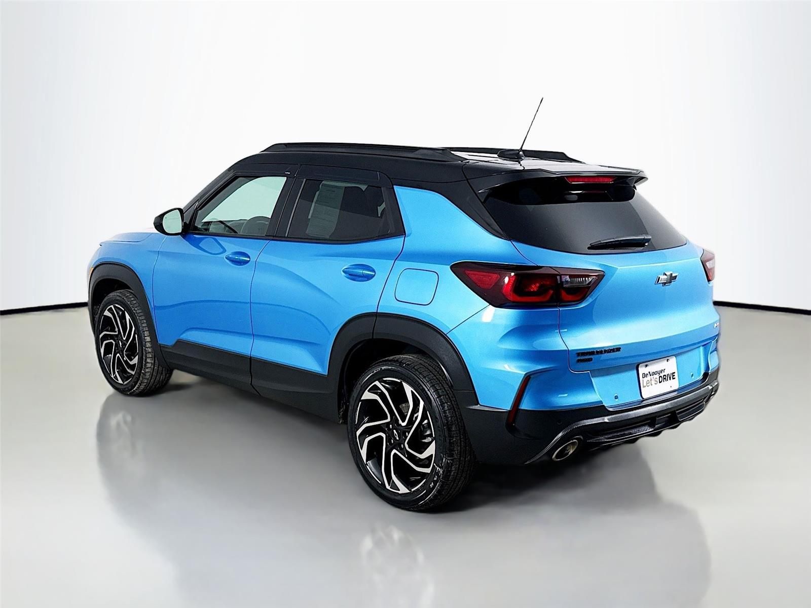 View vehicle photo 7