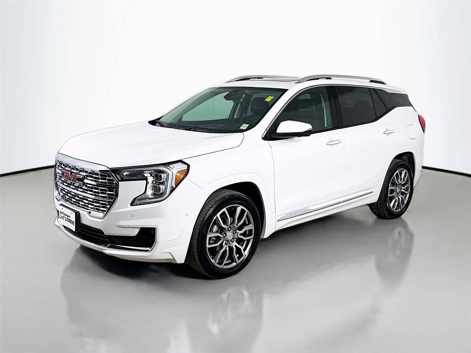 View vehicle photo 5