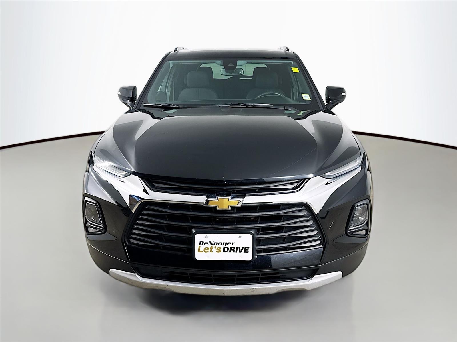 View vehicle photo 4