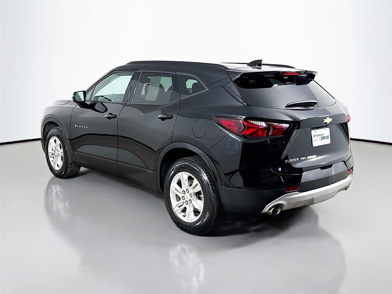 View vehicle photo 7