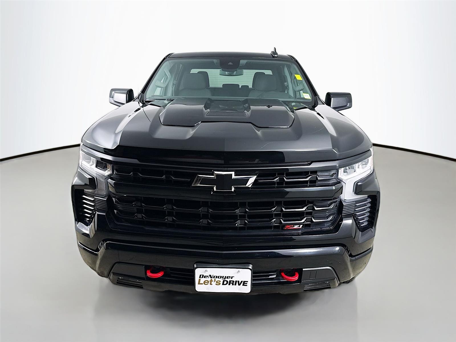 View vehicle photo 4