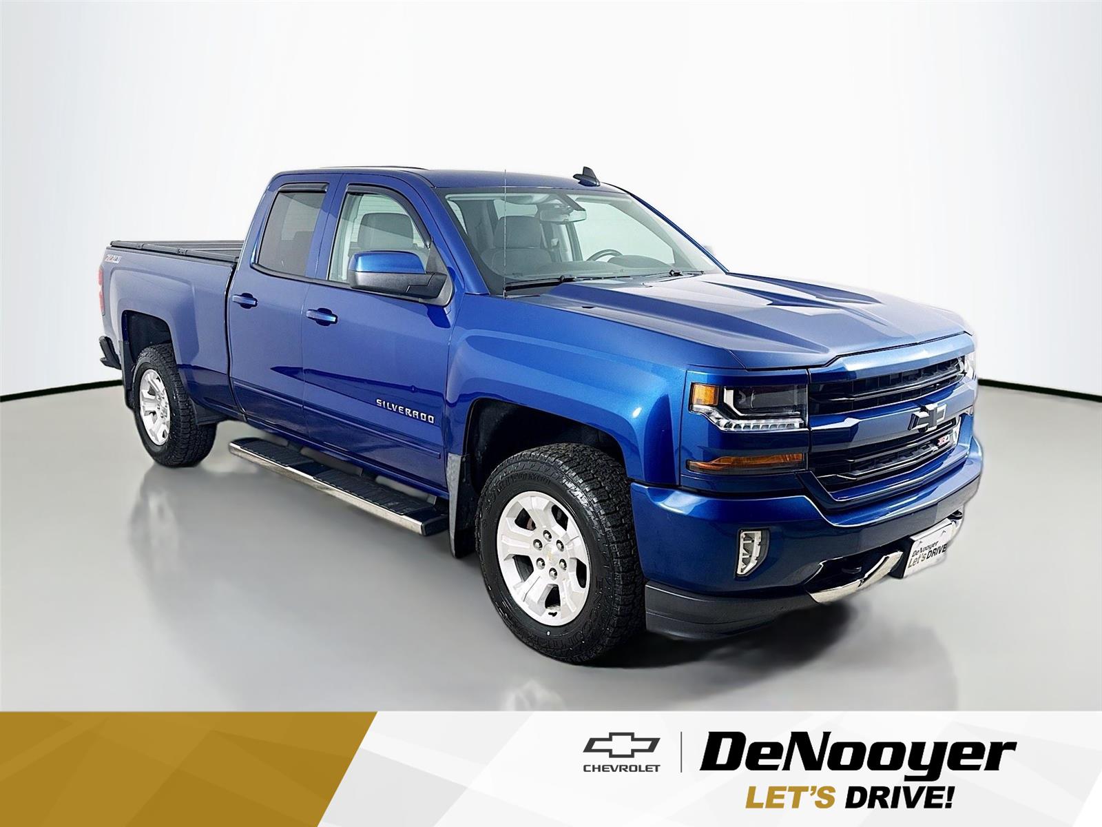Deep Ocean Blue Metallic 2017 Chevrolet Silverado 1500 LT Double Cab 4WD Pickup Truck Four-Wheel Drive 6-Speed Automatic