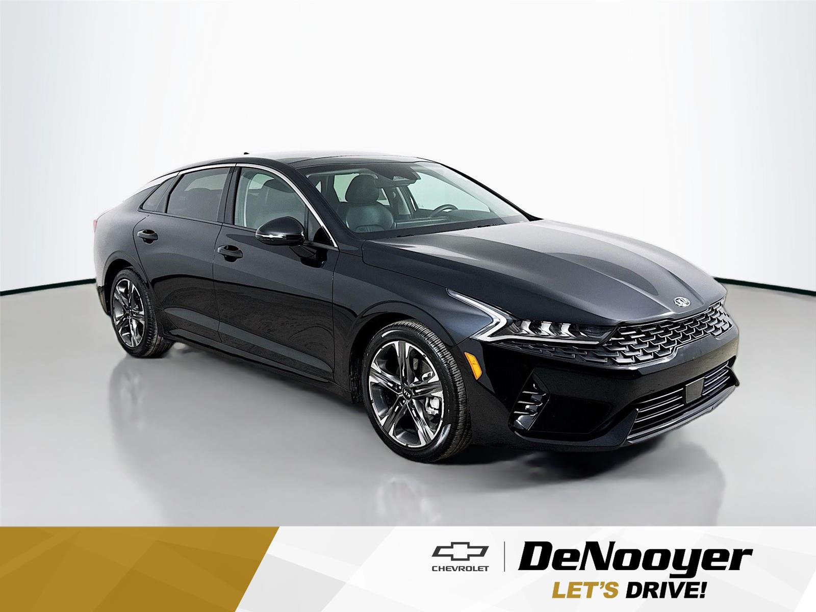 Ebony Black 2021 Kia K5 EX FWD Sedan Front-Wheel Drive 8-Speed Automatic