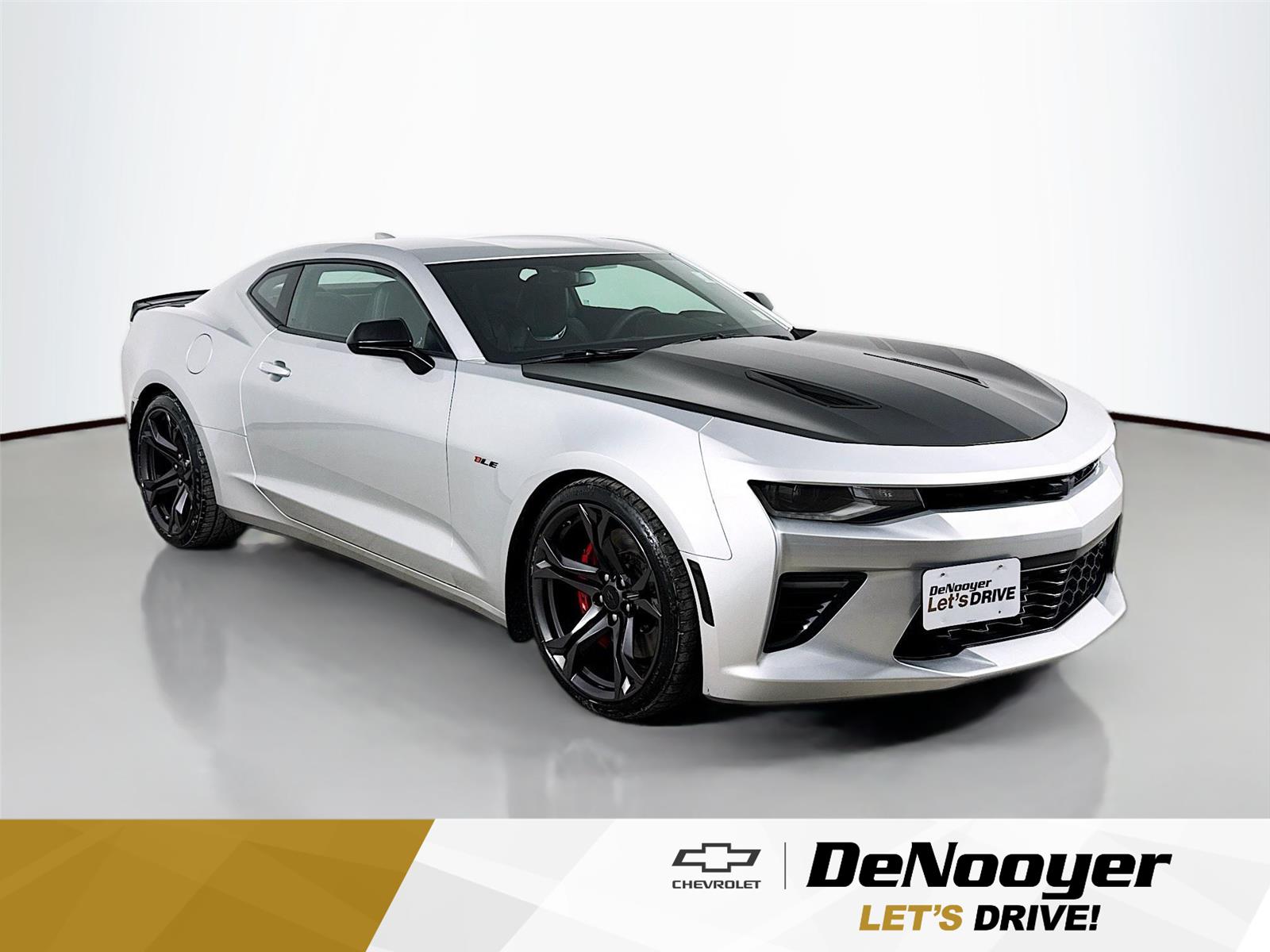 Silver Ice Metallic 2017 Chevrolet Camaro 1SS Coupe RWD Coupe Rear-Wheel Drive 6-Speed Manual