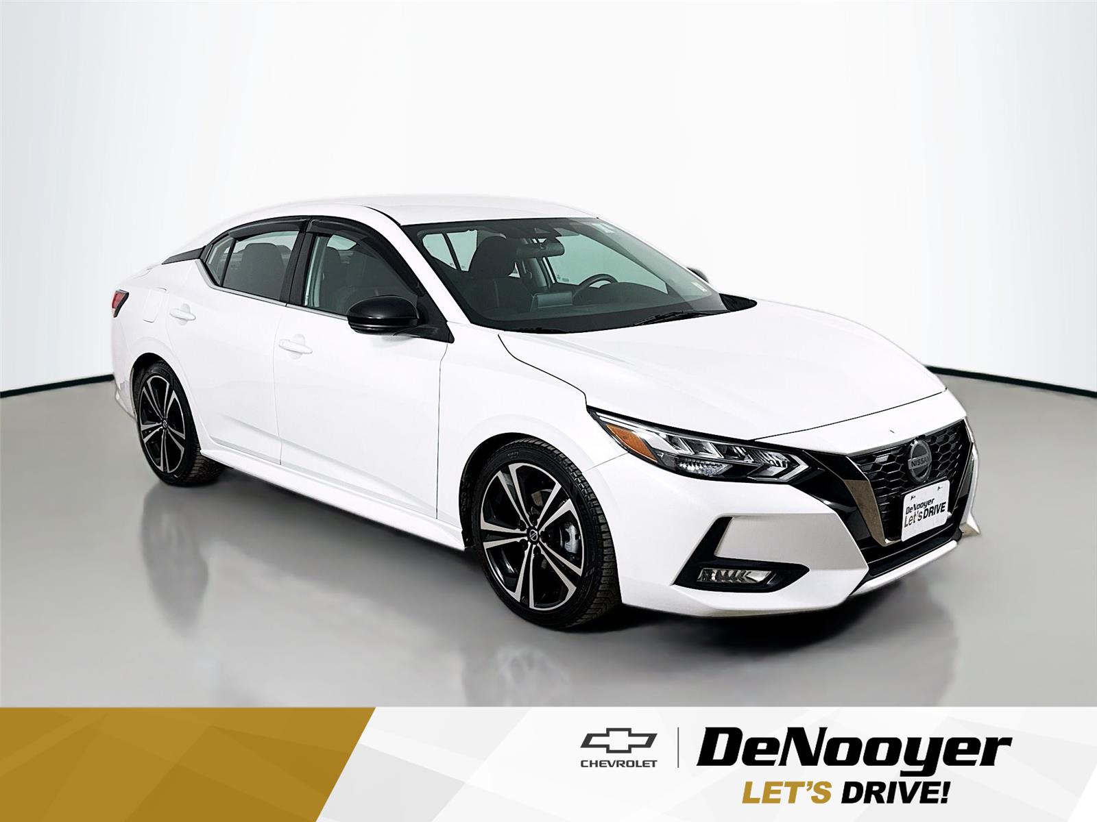 Aspen White Tricoat 2020 Nissan Sentra SR FWD Sedan Front-Wheel Drive Continuously Variable Transmission