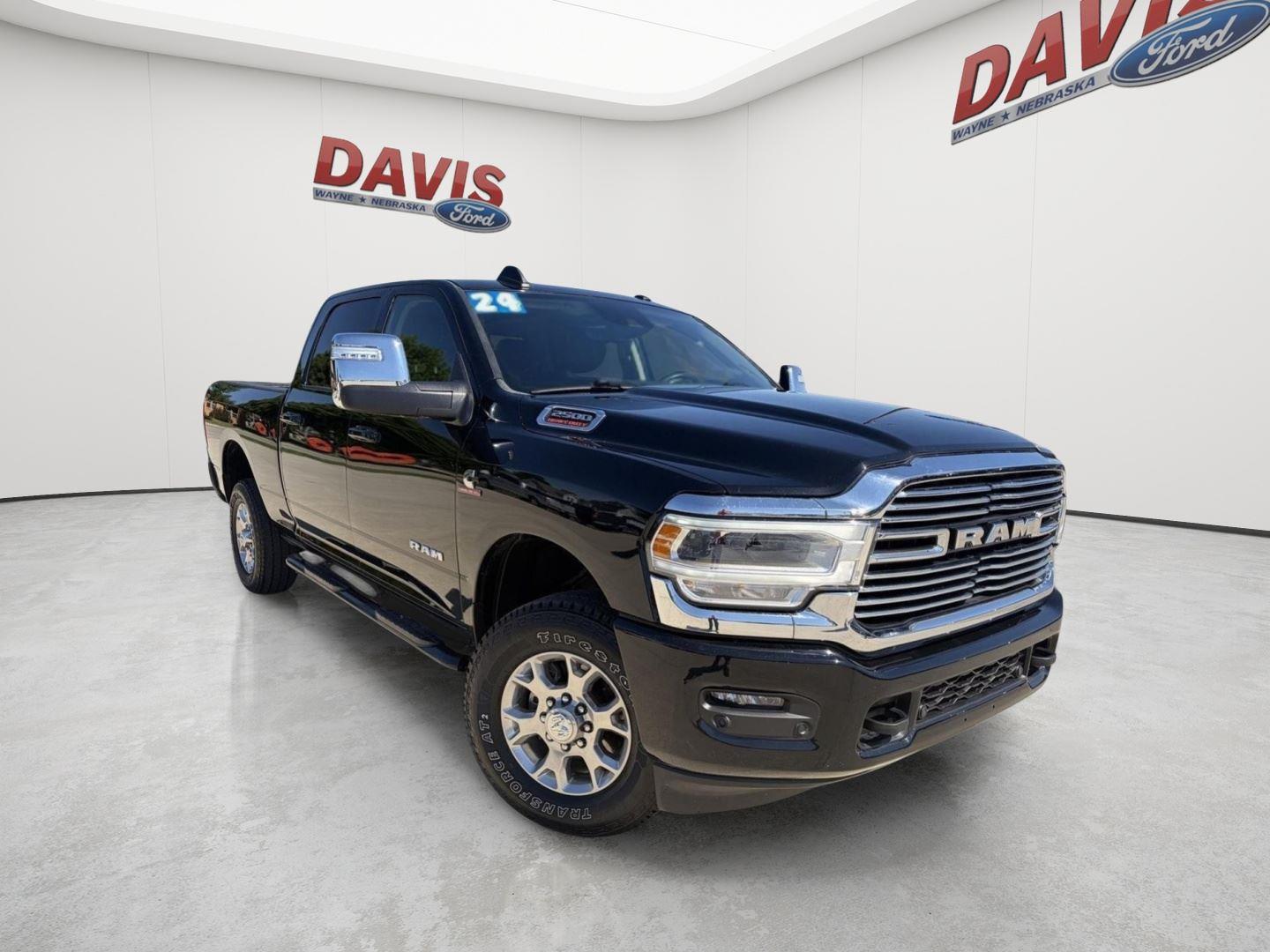 Diamond Black Crystal Pearlcoat 2024 RAM 2500 Pickup Truck Four-Wheel Drive 6-Speed Automatic