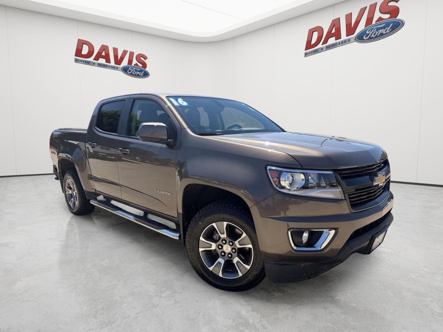 Brownstone Metallic 2016 Chevrolet Colorado Pickup Truck Four-Wheel Drive 6-Speed Automatic