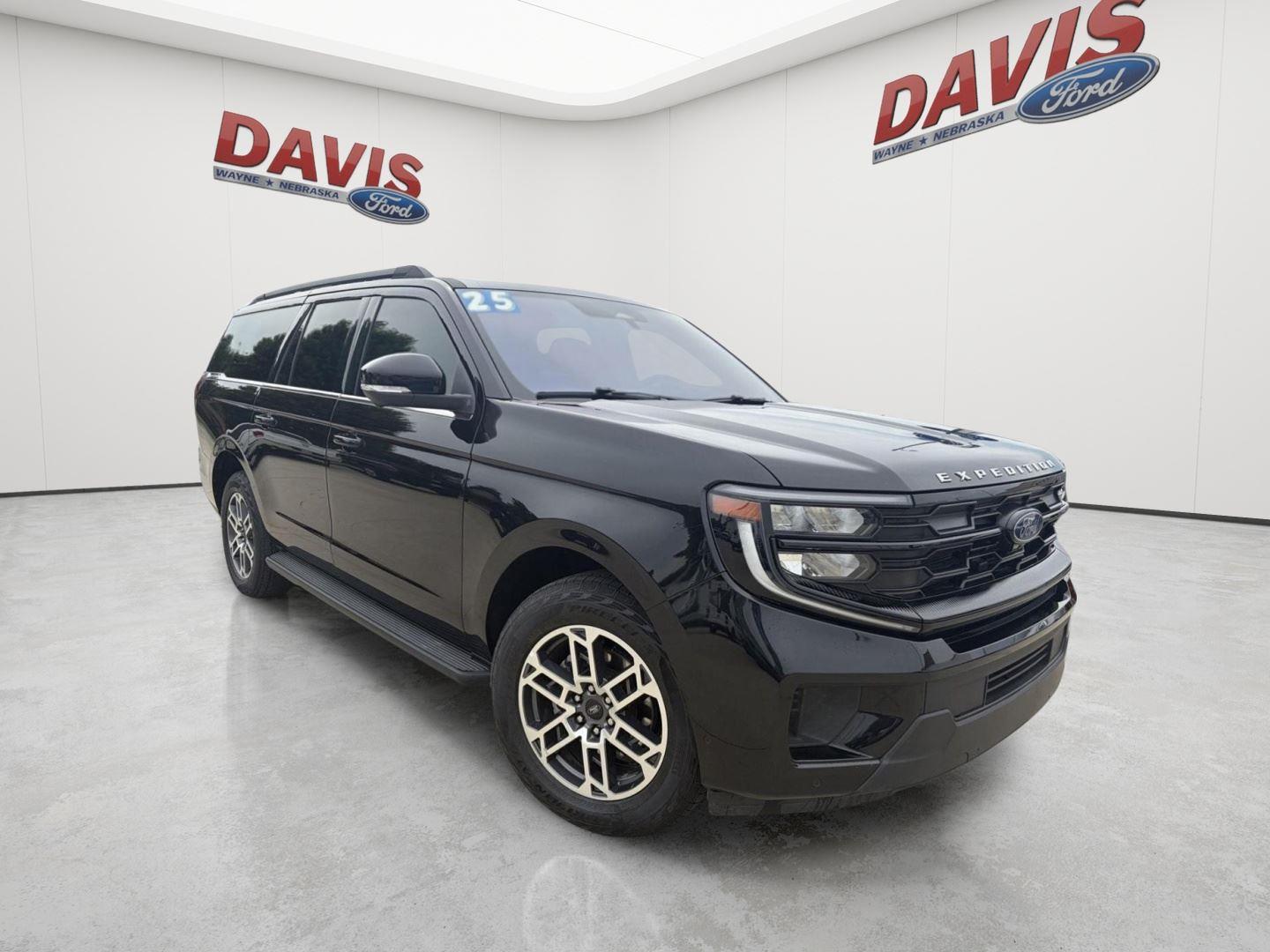 Agate Black 2025 Ford Expedition SUV / Crossover Four-Wheel Drive Automatic