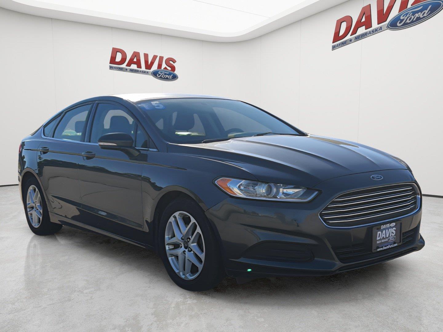  2015 Ford Fusion SE   