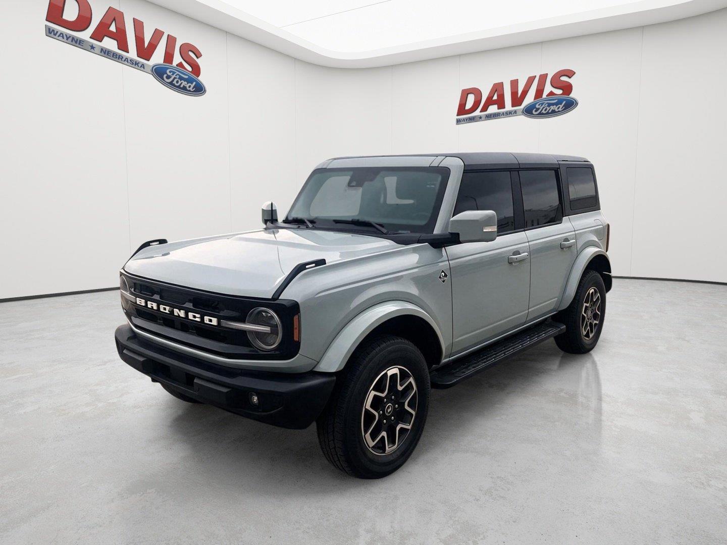  2024 Ford Bronco Outer Banks 4-Door 4WD   