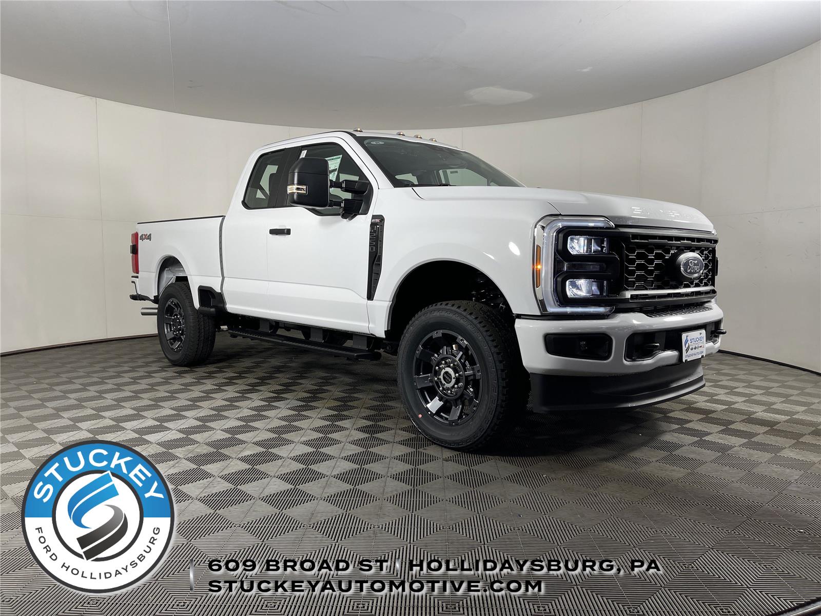 Oxford White 2026 Ford F-250 Super Duty XL SuperCab 4WD Pickup Truck Four-Wheel Drive Automatic
