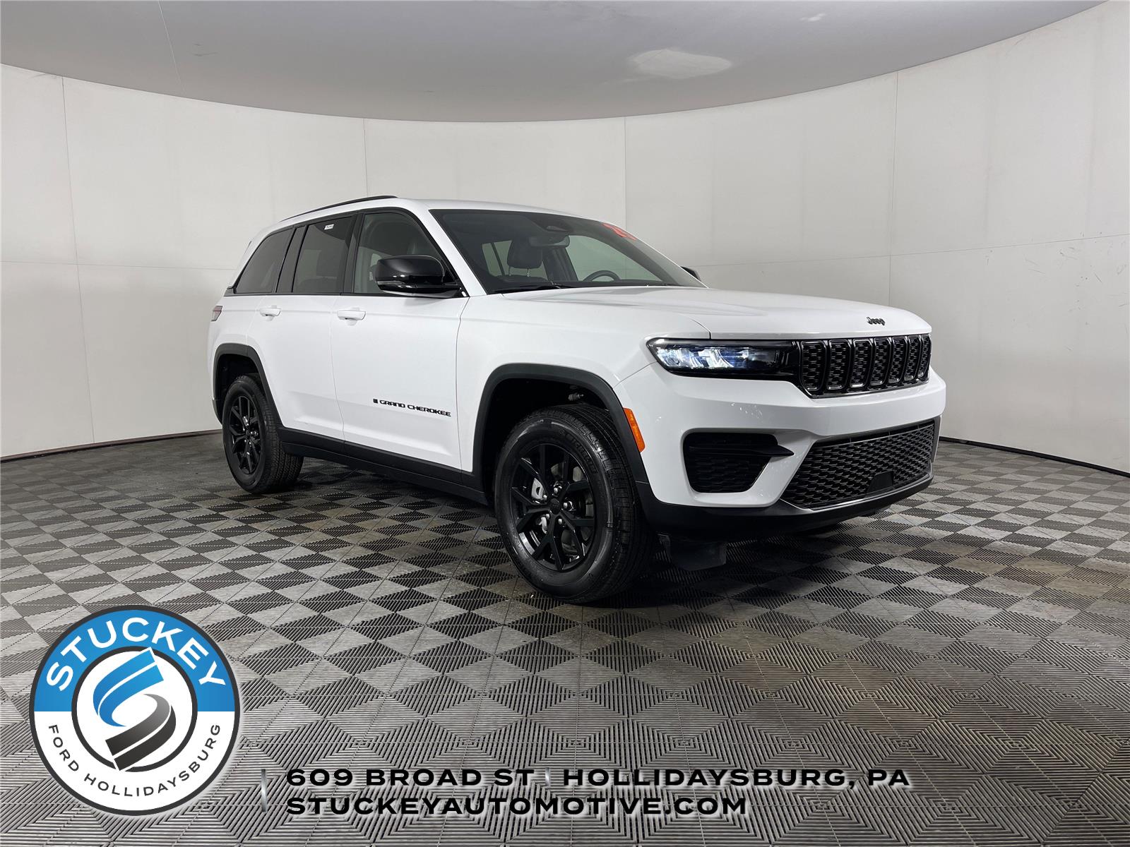 2025 Jeep Grand Cherokee Altitude 4WD